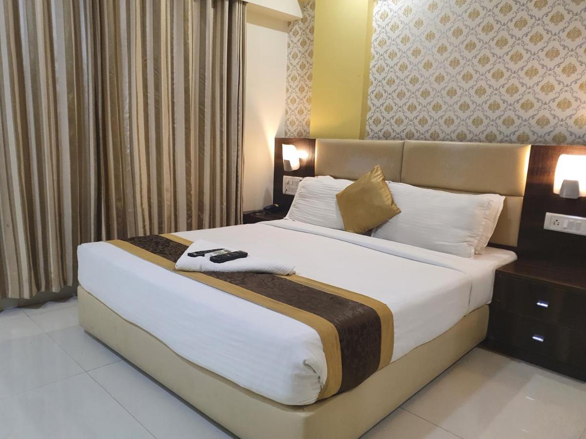 Hotel Galaxy Comforts Мумбай Екстериор снимка