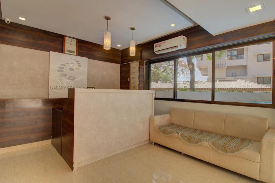Hotel Galaxy Comforts Мумбай Екстериор снимка
