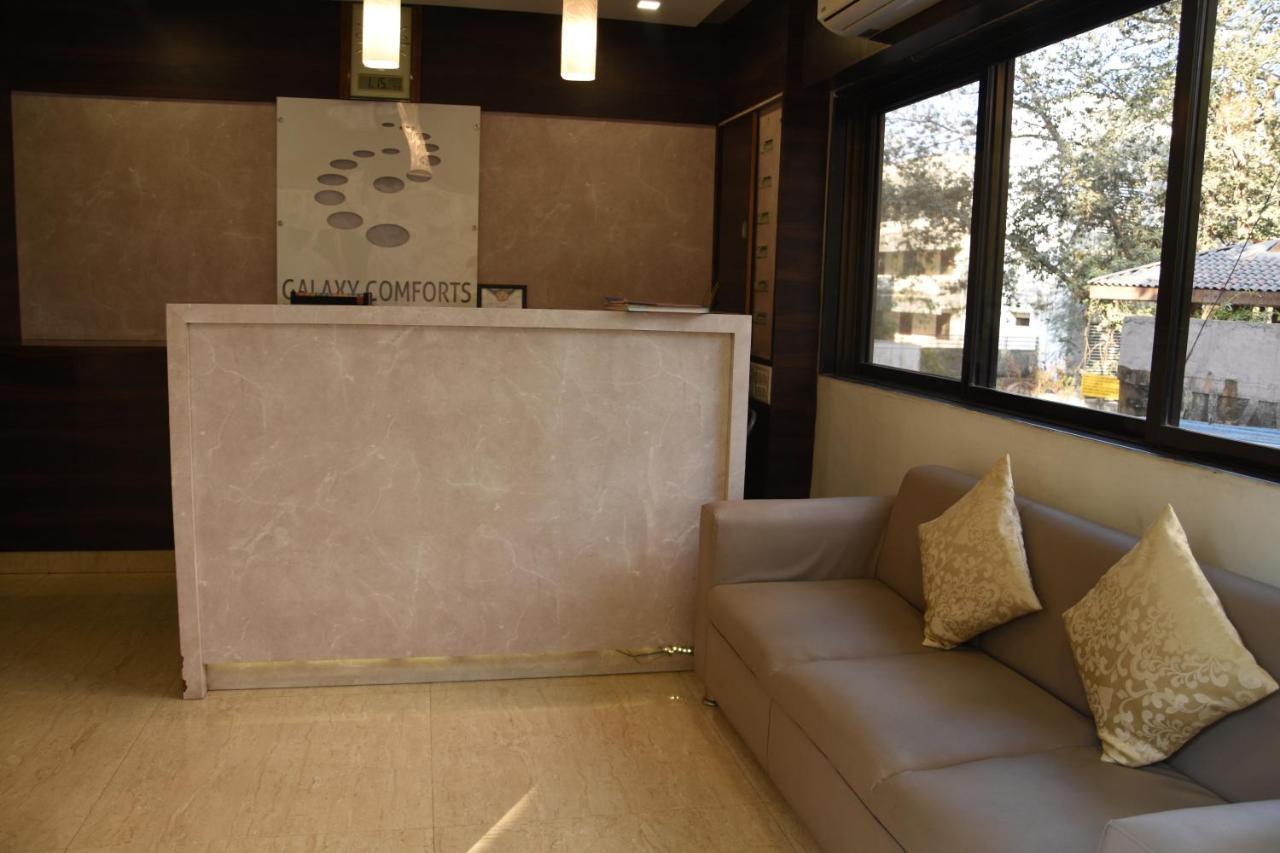 Hotel Galaxy Comforts Мумбай Екстериор снимка
